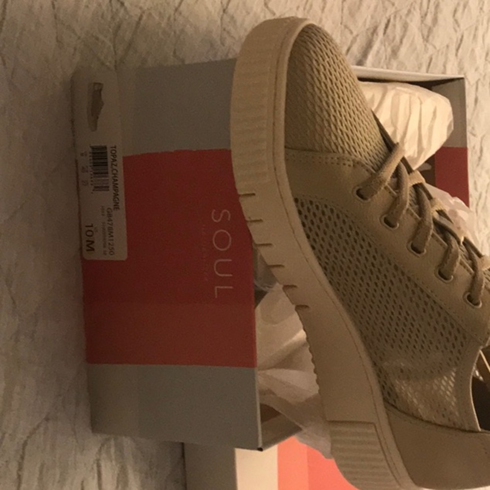 Brand New Size 10 Naturalizer Summer Shoe